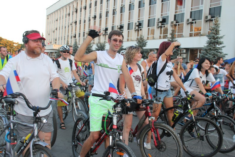 Молодежный праздник прошел в Краснодаре в честь Дня флага России