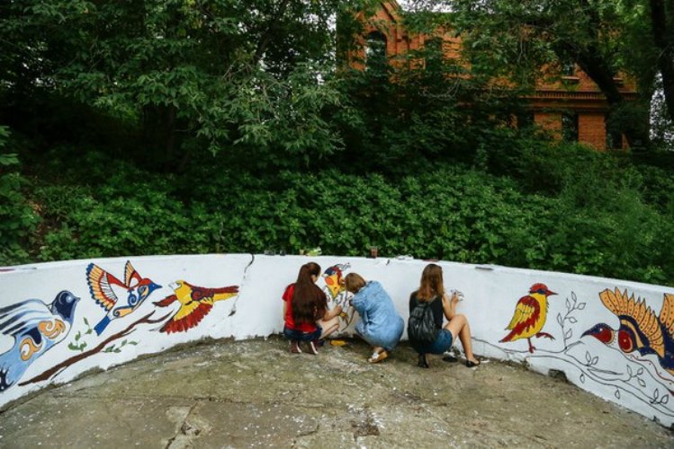 Лестнице на улице Тургенева в Хабаровске необходимо придать первоначальный вид – Козыренко По мнению завкафедрой ТОГУ, дизайн городской достопримечательности должен быть исторически выдержан 