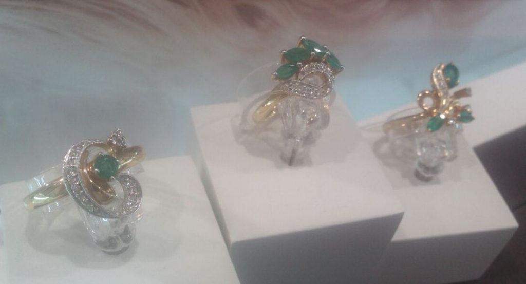 Бриллианты и изумруды &mdash; магические камни