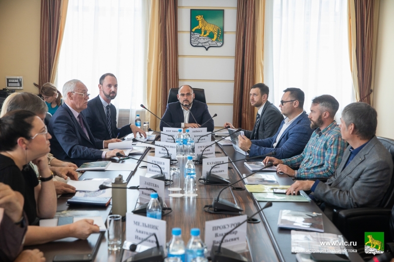 Провел заседание глава города Константин Шестаков Анастасия Котлярова, vlc.ru