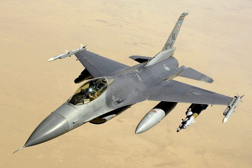 Истребитель F-16, ВВС США https://ru.wikipedia.org , Andy Dunaway