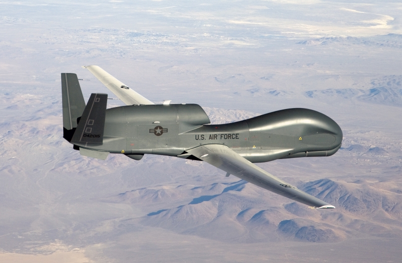 Американский стратегический беспилотник RQ-4B Global Hawk https://ru.wikipedia.org