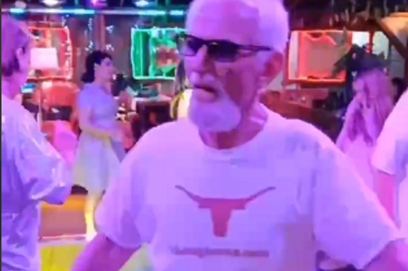 "Пётр, жги!": танцующий пенсионер из Анапы, ставший героем соцсетей, ищет даму сердца t.me/more_zov