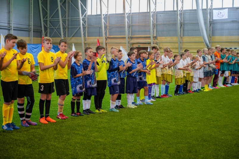 Соревнования по мини-футболу "Кожаный мяч" начались в Магадане Источник
