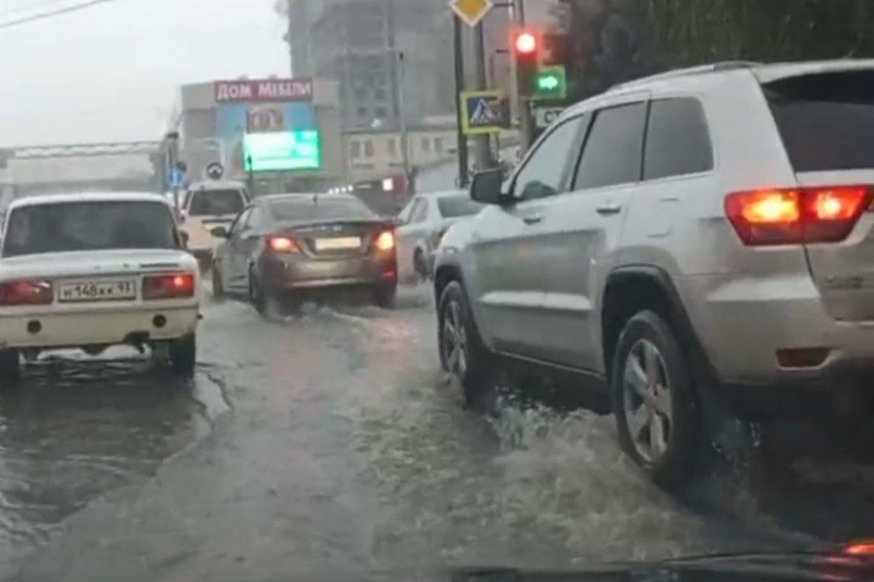Улицы Анапы поплыли из-за дождей t.me/krasnodarkray1