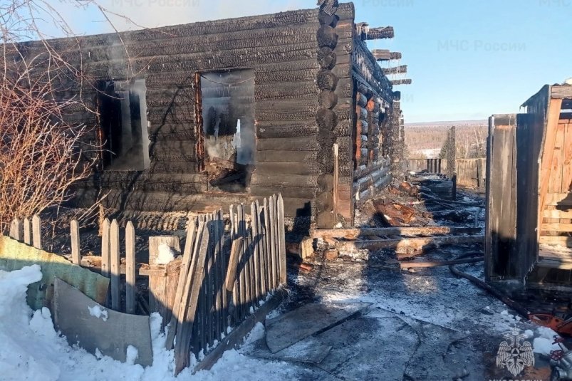 Сгоревший дом МЧС по Иркутской области