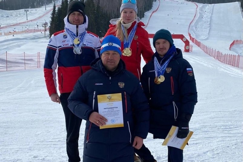 Спортсмен с Сахалина выиграл 4 медали на чемпионате России по горным лыжам пресс-служба министерства спорта Сахалинской области