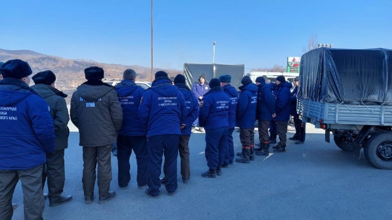 Дополнительные подразделения спасателей прибыли в Хасанский округ на тушение пожара Министерство ГОЧС Приморья