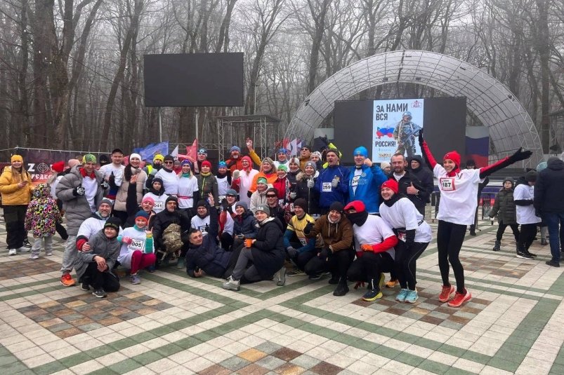 Благотворительный забег в поддержку бойцов СВО прошёл в парке Победы Ставрополя Администрация Ставрополя