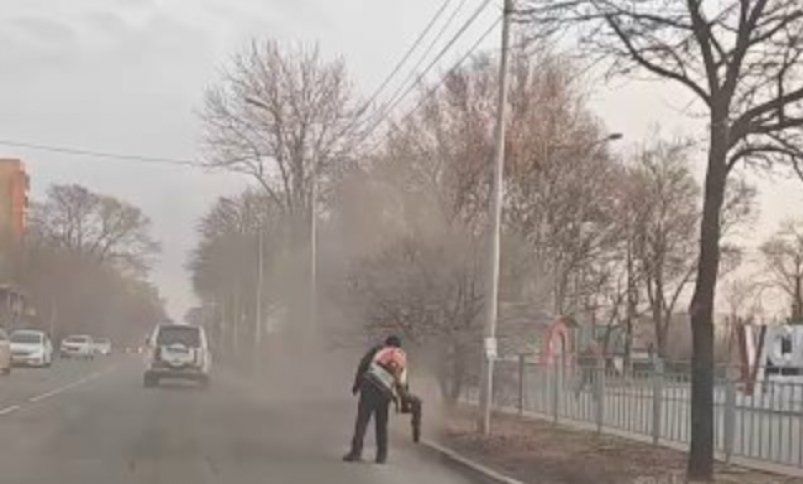 Уборка улицы скриншот видео