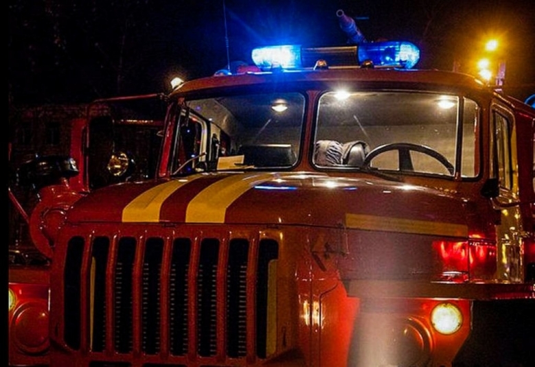 Камчатские пожарные ликвидировали возгорание на судне, предназначенном под утилизацию МЧС Камчатского края
