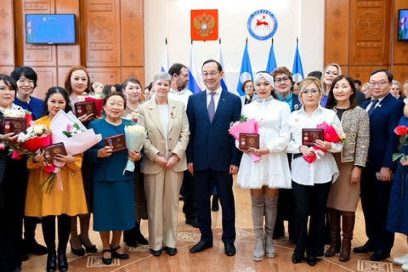 Знаком "Мать-героиня" наградили 31 жительницу Якутии пресс-служба главы и правительства республики
