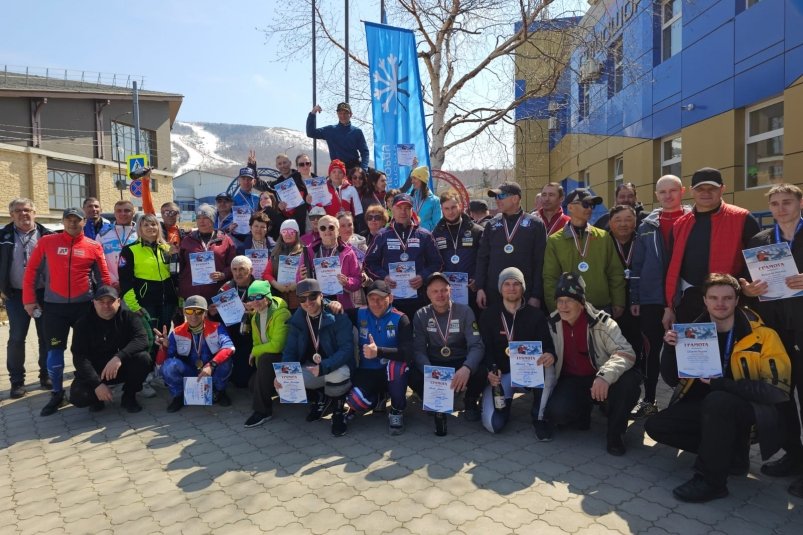 Ветераны горнолыжного спорта определили сильнейших в слаломе-гиганте на Сахалине пресс-служба министерства спорта Сахалинской области