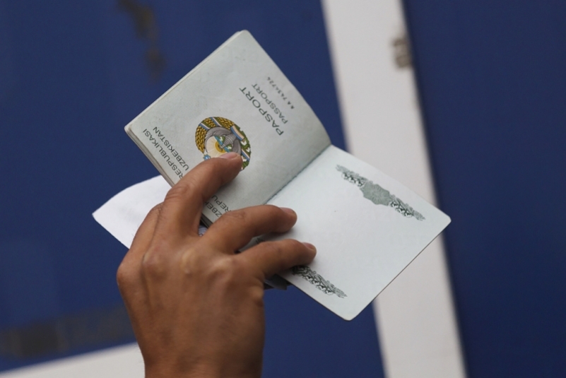 Паспорт, гражданство Узбекистан Александр Хитров, ИА PrimaMedia