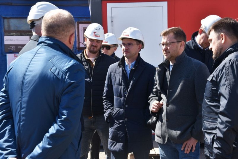 Председатель Байкальского банка Рушан Сахбиев посетил стройлощадку завода "Новин" банк