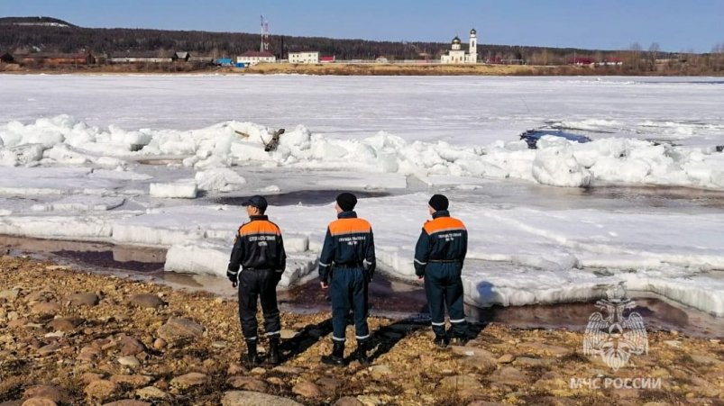 В Якутске продолжается профилактическая акция "Безопасный лед" пресс-служба ведомства