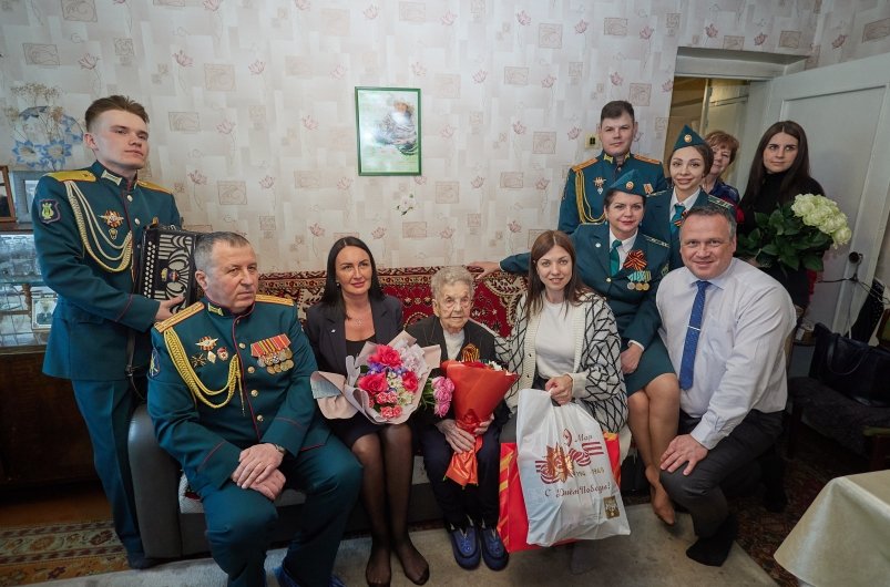 В Южно-Сахалинске дали старт поздравлениям ветеранов с Днем Победы пресс-служба администрации Южно-Сахалинска