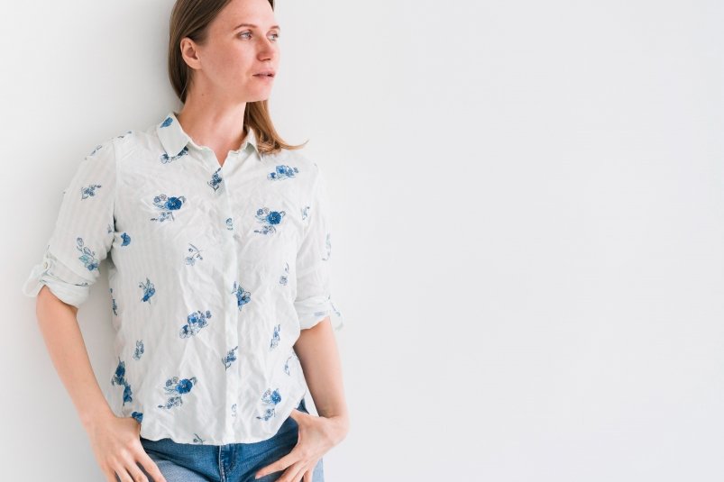 Как носить рубашку этим летом: 8 неожиданных и стильных идей для тебя