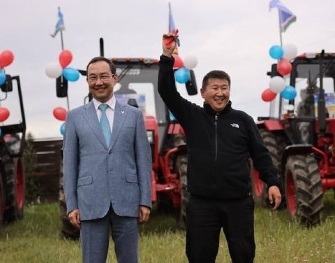 Аграрии Таттинского района Якутии получили новые тракторы Андрей Сорокин, ЯСИА