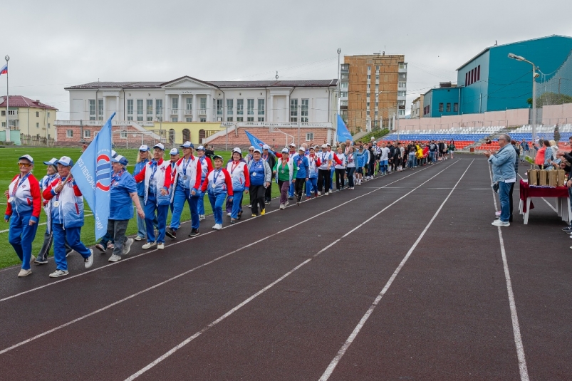 Волейбол, футбол, дартс, флорбол, баскетбол и народный жим Источник