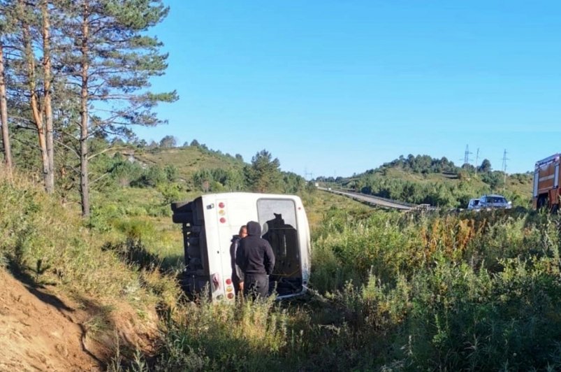 Пассажирский автобус перевернулся в Амурской области ГИБДД Амурской области