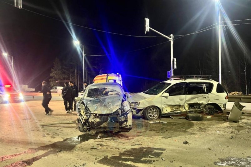 В ДТП в Якутске пострадали шесть человек, в том числе дети и младенец Госавтоинспекция