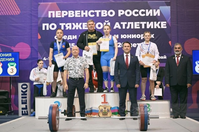 Спортсменка с Сахалина стала чемпионкой первенства России по тяжелой атлетике пресс-служба министерства спорта Сахалинской области