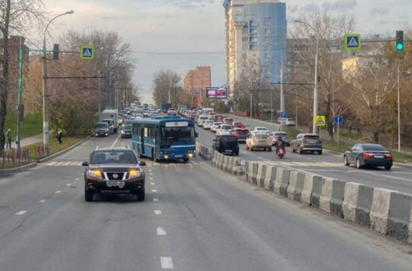 В Иркутске автобус № 480 врезался в иномарку на светофоре  МВД по Иркутской области