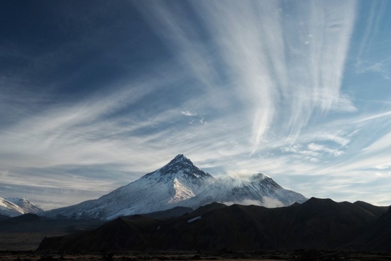 Вулкан Камень и вулкан Безымянный Елена Поддубная ИА KamchatkaMedia