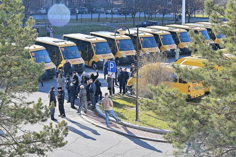 В Хабаровск поступили новые автобусы для доставки школьников к месту учебы и обратно Пресс-служба администрации Хабаровска