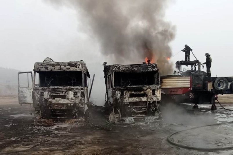 Две фуры сгорели дотла на федеральной трассе в Амурской области Амурский центр ГЗ и ПБ