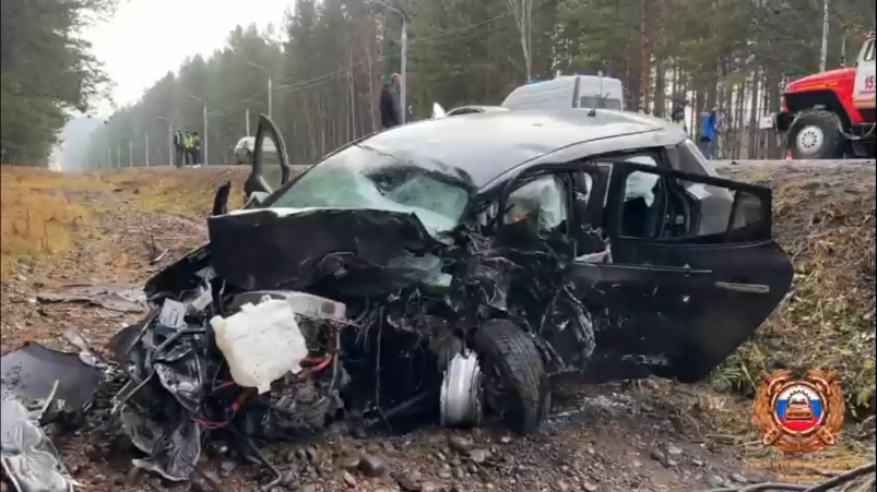 Момент столкновения иномарок на Байкальском тракте попал на видео скриншот видео из социальных сетей