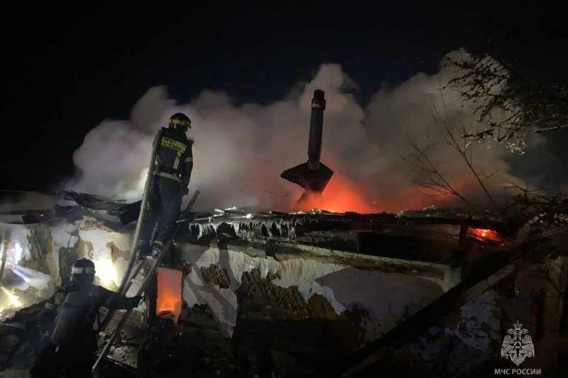 В Магадане на пожаре погибли 2 человека ГУ МЧС России по Магаданской области