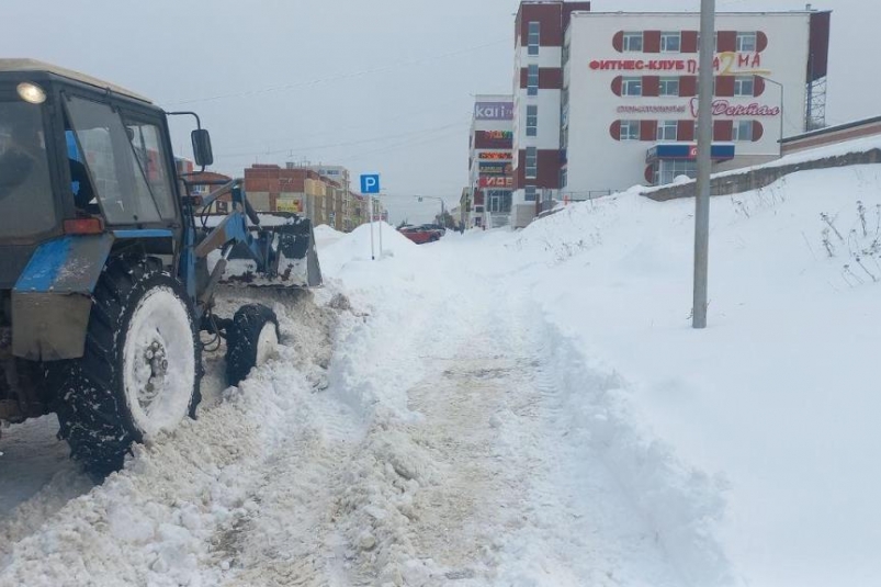 Сегодня в городе в связи со снеговывозом возможно затруднение проезда на улице Якутской Источник