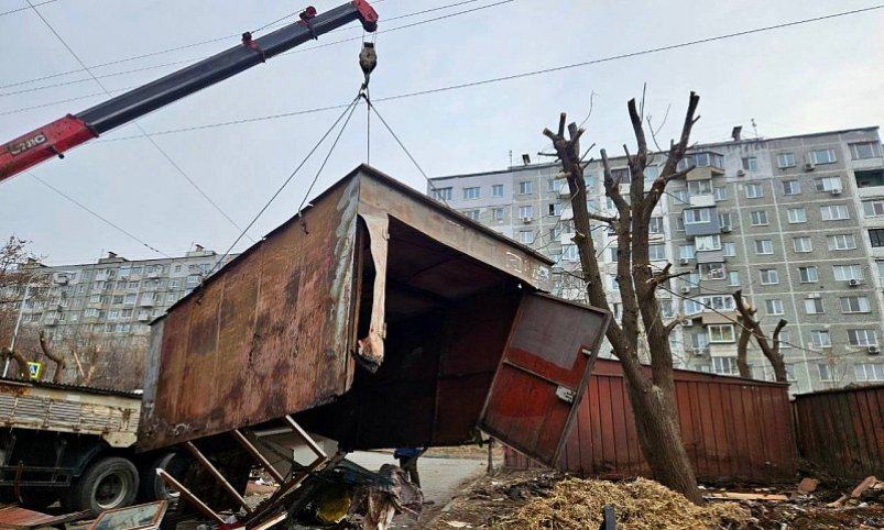 Снос незаконных объектов во Владивостоке предоставлено пресс-службой мэрии Владивостока