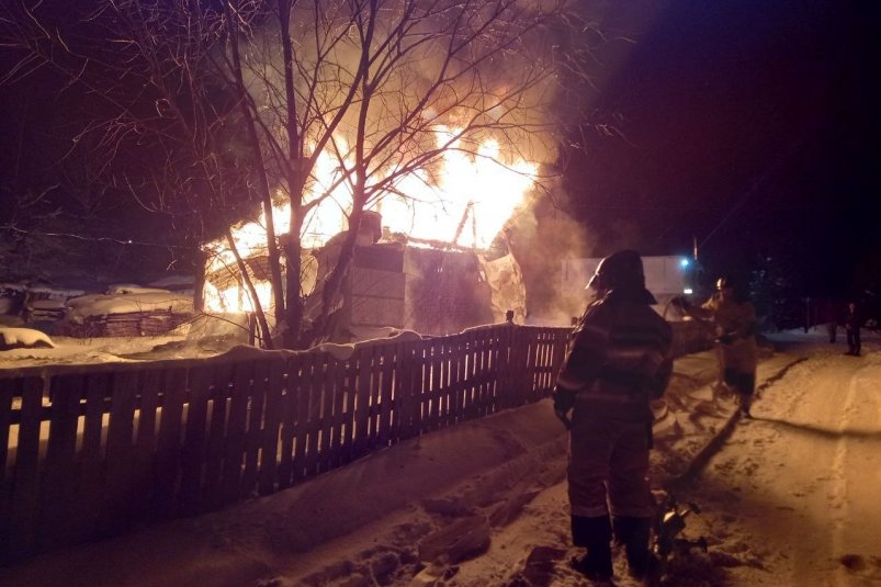 Пожар в Поронайске пресс-служба ГУ МЧС России по Сахалинской области