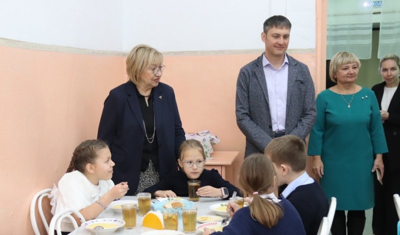 Чем кормят школьников в Хабаровском районе, проверили общественники Сайт министерства образования и науки  правительства Хабаровского края