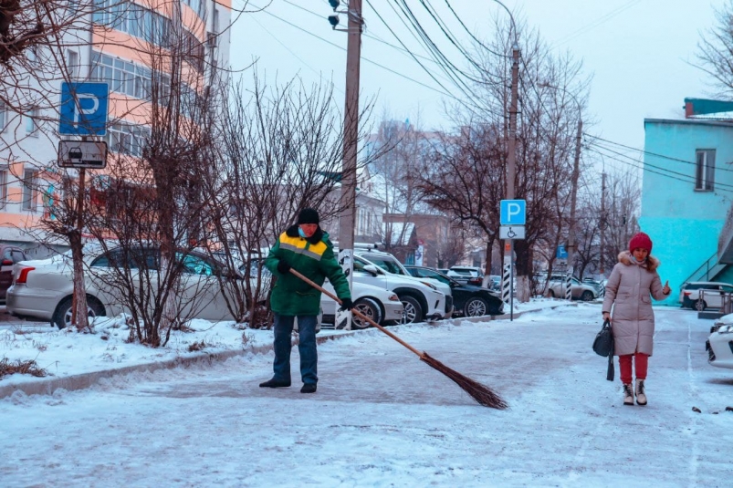 Погода, зима, город, уборка, снег ИА ChitaMedia Анастасия Москалёва