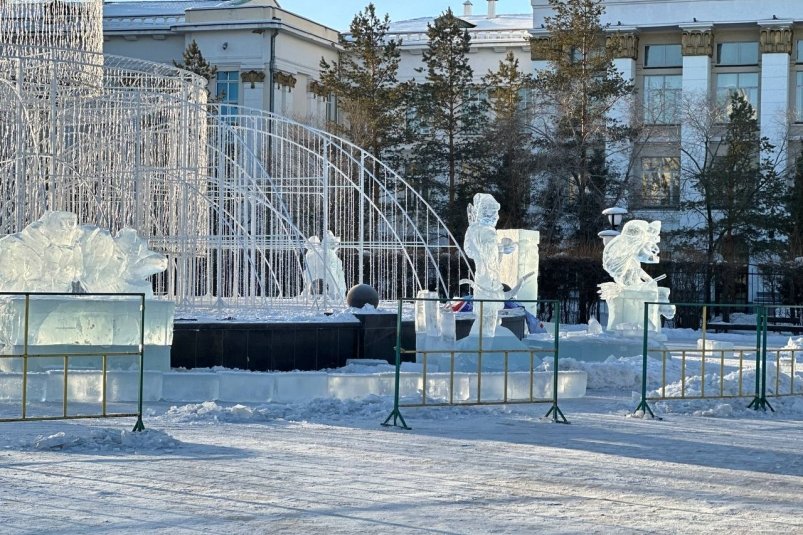 Ледовые скульптуры на площади Ленина Анастасии Москалёвой, ИА ChitaMedia