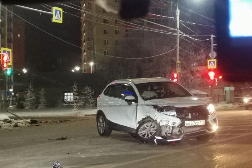 ДТП на перекрестке произошло в микрорайоне Приморский в Иркутске группа "ДТП38" в Телеграм (18+)