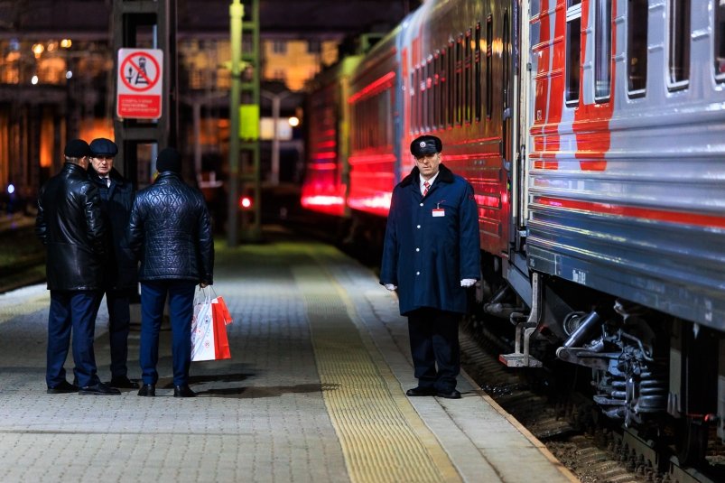 вагон, поезд, перрон, электричка, состав, проводник, вокзал, железнодорожная станция, жд станция Евгений  Кулешов, ИА PrimaMedia.ru