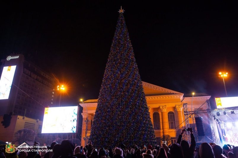 Огни на главной ёлке Ставрополя зажгут 18 декабря Пресс-служба администрации Ставрополя