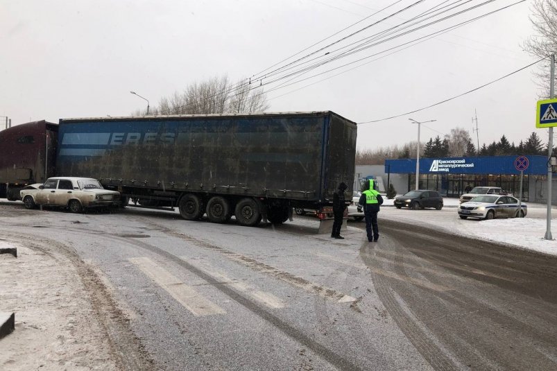 . пресс-служба Госавтоинспекции Красноярского края