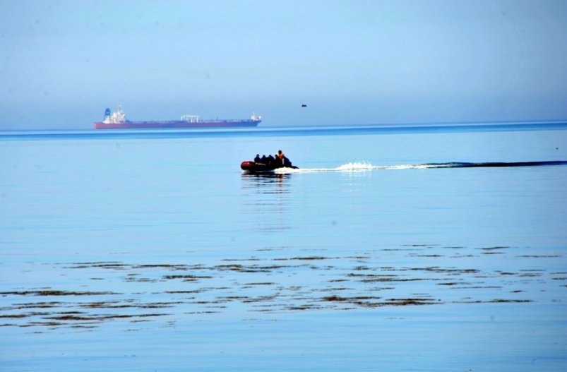 В море разлился мазут после крушения танкера Юрий Гуршал, ИА SakhalinMediа