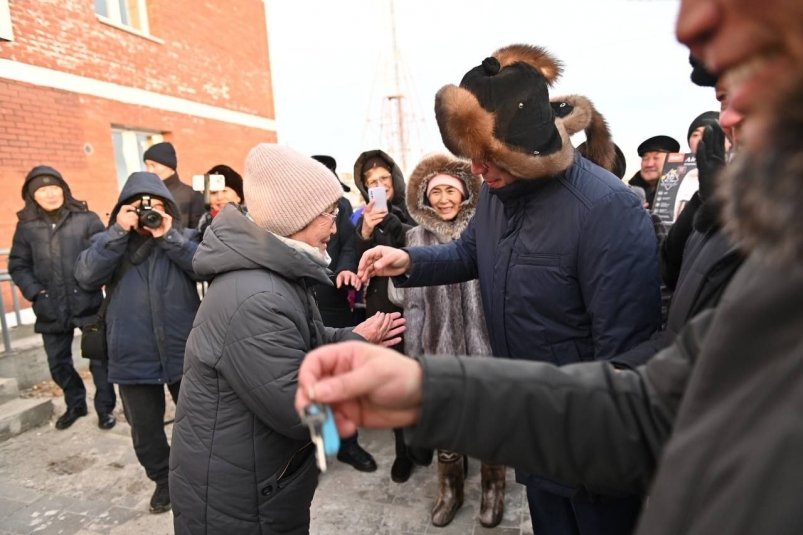 Новоселам вручили ключи Правительство Бурятии