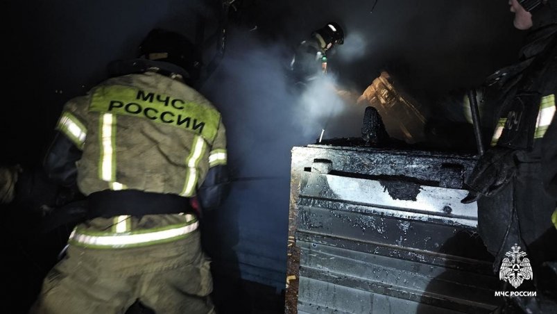 Во Владивостоке пожарные ликвидировали возгорание в частном доме МЧС Приморского края