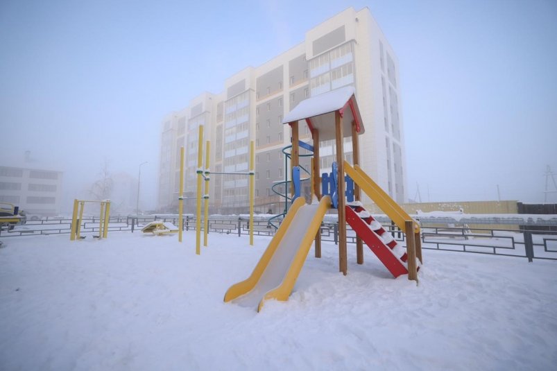 Первое высотное жилое строение с лифтом ввели в Заречье Якутии Андрей Сорокин, ЯСИА