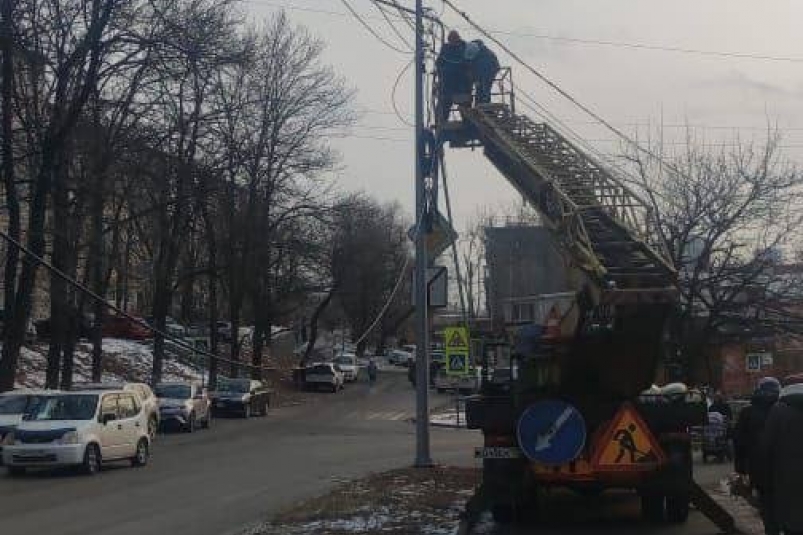 Более десятка опор освещения заменено во Владивостоке в 2025 году Администрация Владивостока