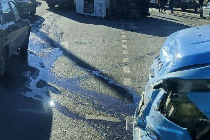 Движение затруднено на юге Ставрополя из-за ДТП со скорой и автобусом Телеграм-канал "Нетипичный Ставрополь" (18+)