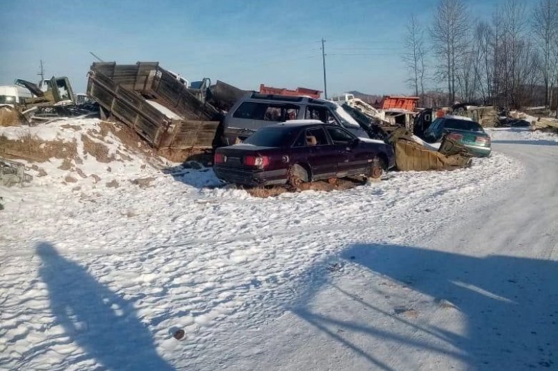 Свалка машин Очевидец